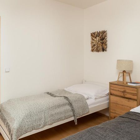 Sunny Apartment In Modrany By Prague Days Ngoại thất bức ảnh