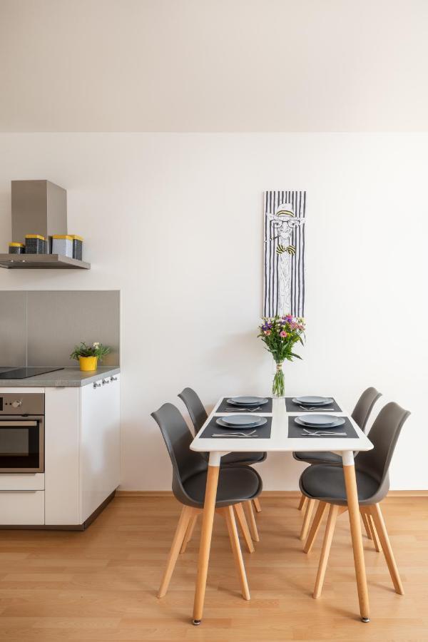 Sunny Apartment In Modrany By Prague Days Ngoại thất bức ảnh