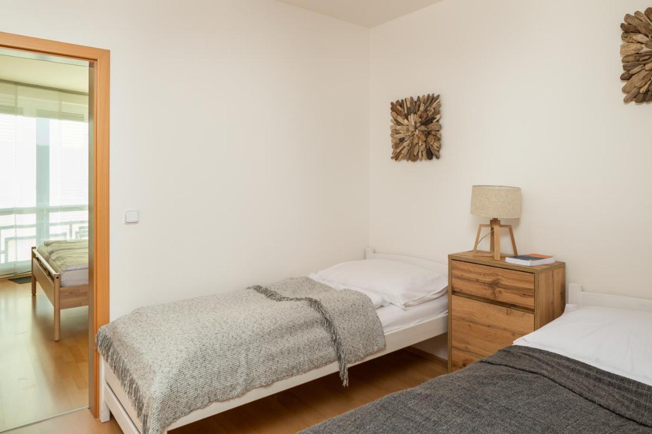 Sunny Apartment In Modrany By Prague Days Ngoại thất bức ảnh