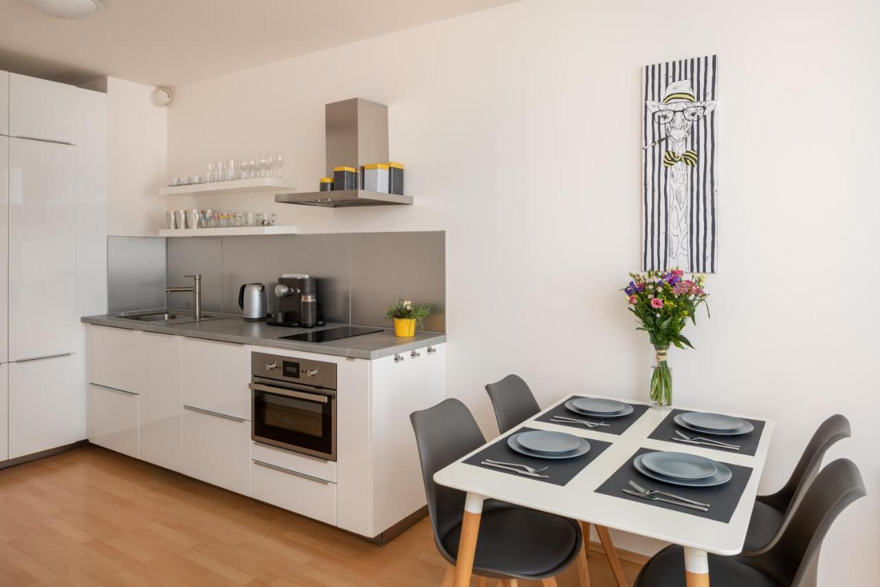 Sunny Apartment In Modrany By Prague Days Ngoại thất bức ảnh