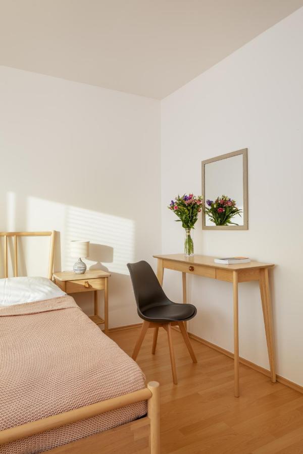 Sunny Apartment In Modrany By Prague Days Ngoại thất bức ảnh