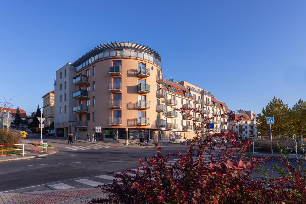 Sunny Apartment In Modrany By Prague Days Ngoại thất bức ảnh